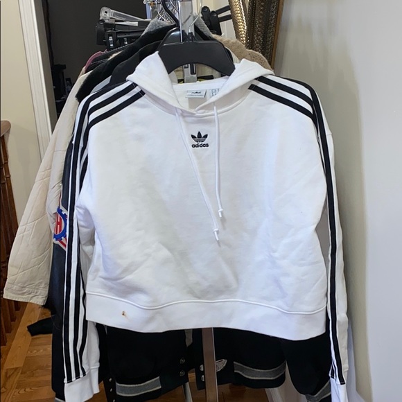 🖤🤍ADIDAS BLACK AND WHITE HOODIE🤍🖤 - Picture 1 of 2